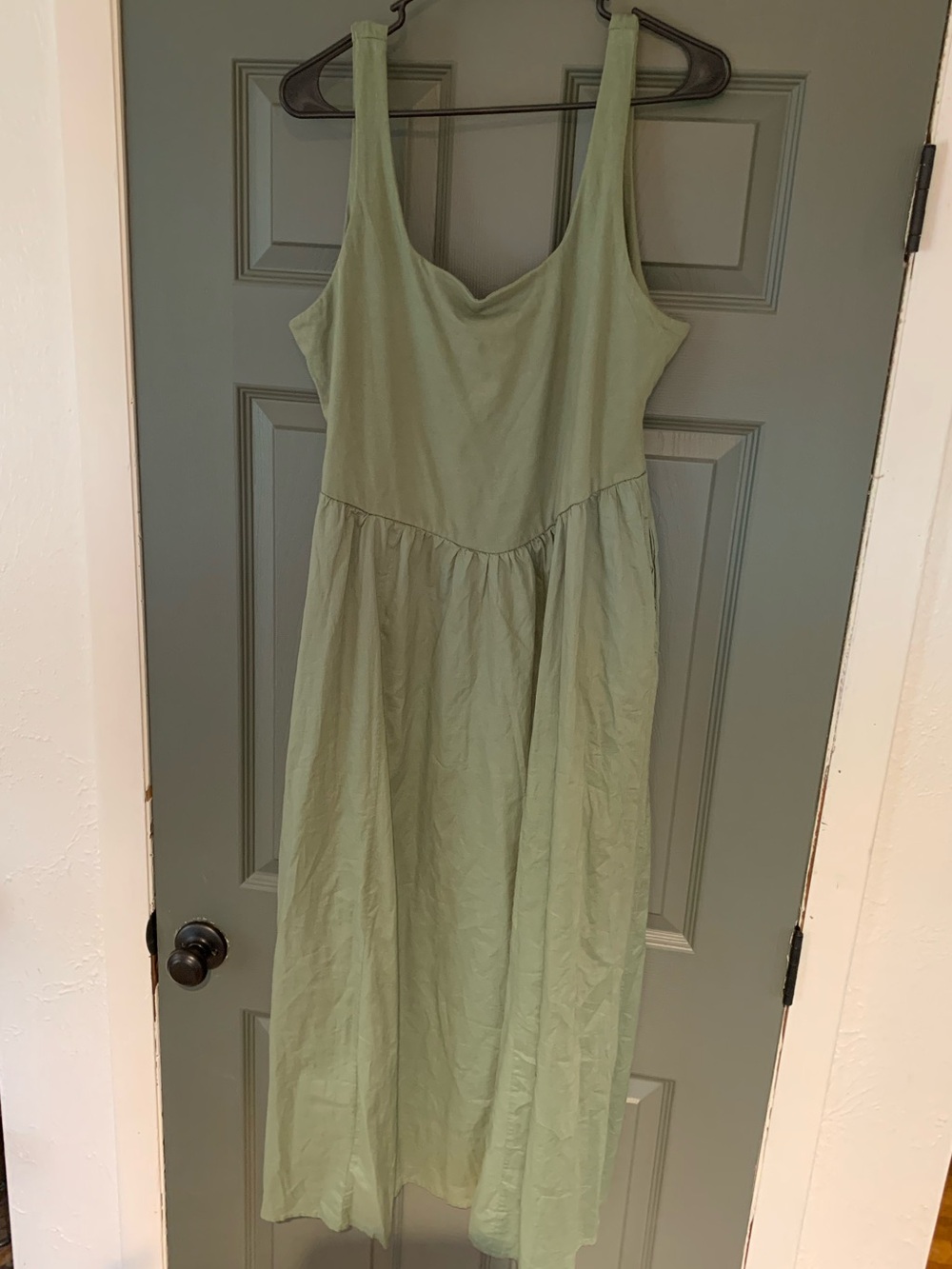 Scoop Neck Sleeveless Maxi Dress in Sage Green